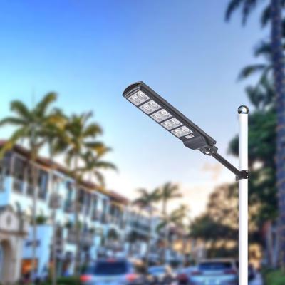 Luz de calle solar Ip67 para exteriores Lámpara para exteriores Sensor de movimiento inteligente de alto lumen Proveedor de luz de calle LED solar todo en uno
